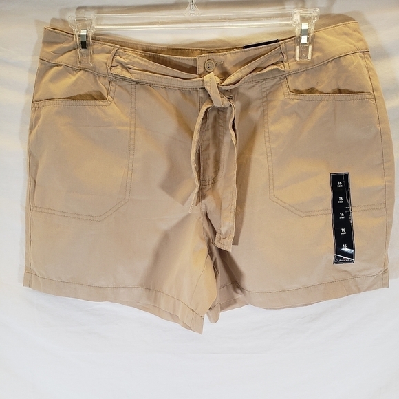 NWT Jonh's Bay Chino Khaki Shorts With Tie Sz 16 - Picture 1 of 4